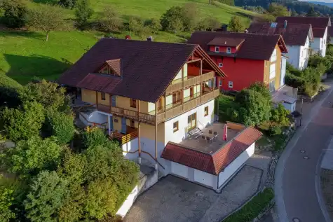 Verkauft – Großzügiges Einfamilienhaus mit ELW/FeWo in traumhafter Lage – Verkauft, 77960 Seelbach, Einfamilienhaus