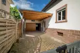 Innenhof mit Hoftor - VERKAUFT - Älteres, preiswertes Ein- bis Zweifamilienhaus mit Garage und Hof - VERKAUFT