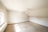 Zimmer 1 DG - VERKAUFT - Älteres, preiswertes Ein- bis Zweifamilienhaus mit Garage und Hof - VERKAUFT