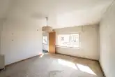 Zimmer 2 DG - VERKAUFT - Älteres, preiswertes Ein- bis Zweifamilienhaus mit Garage und Hof - VERKAUFT