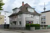 Ansicht Süd-Ost - VERKAUFT - Charmante 4-Zimmer-Erdgeschosswohnung in Stadtvilla - für den Käufer provisionsfrei