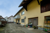 VERKAUFT - Großzügiges Ein-bis Dreifamilienhaus mit Ausbaureserve in Rust - Innenhof