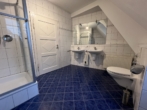 Gepflegte Maisonettewohnung im "Loft-Style" mit Ausblick und Dachloggia - Badezimmer mit Doppelwaschbecken