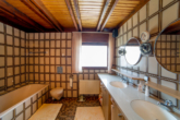 Architektonisch interessantes Einfamilienhaus mit Potenzial - für den Käufer provisionsfrei - Badezimmer