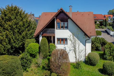 VERKAUFT – Sehr gepflegtes 1-2-Familienhaus mit Ausblick in Oberweier – VERKAUFT, 77948 Friesenheim, Zweifamilienhaus